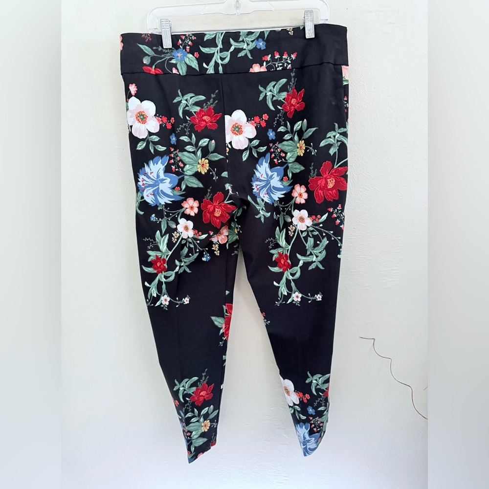 Zac & Rachel Black Floral cropped ankle pants